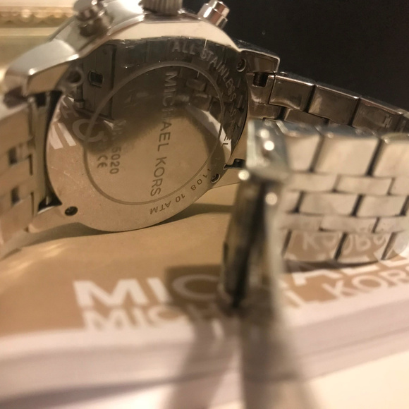 Michael Kors Chronograph Mother of Pearl Watch - Picture 6 of 8
